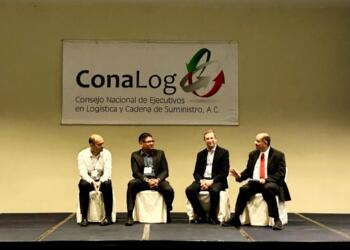 Artificial Intelligence is revolutionizing logistics.