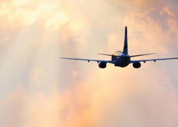 Sict Detects Deficit in Air Traffic Controllers; seeks to Decentralize Afac and Seneam