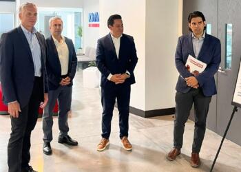 Kenworth DAF Metro Shows Infrastructure Development to PACCAR Inc. and PACCAR Mexico Executives
