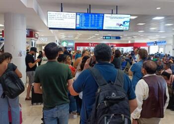 MICROSOFT FAILURE AFFECTS OPERATIONS OF MEXICAN AIRLINES