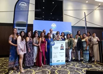 Mujeres Transformando drives female talent behind the wheel