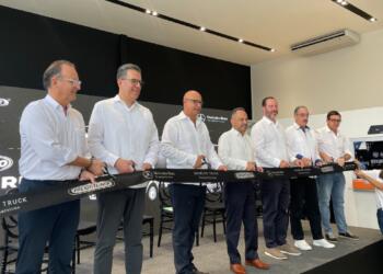 Daimler opens the first Gruver Trucks specialist dealer