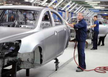 Light vehicle production in Mexico increases, but exports fall in January
