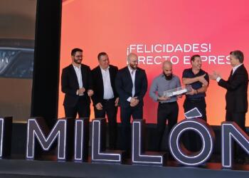 HIGHLIGHTS International, one million trucks produced in Mexico; Directo Express receives commemorative unit