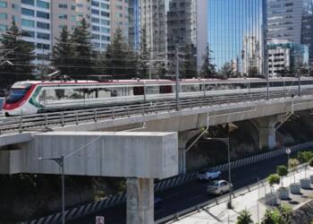 The government will begin construction of the Maya Train for freight and the Mexico-Querétaro train.