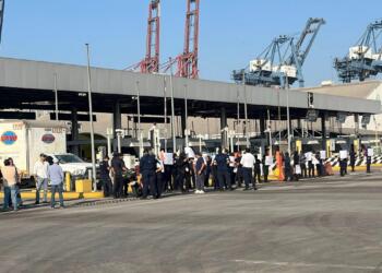 These are the demands of the Manzanillo customs workers.