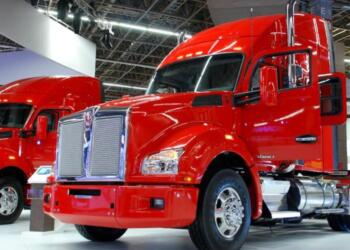 PACCAR reports record parts revenue and strengthens global growth