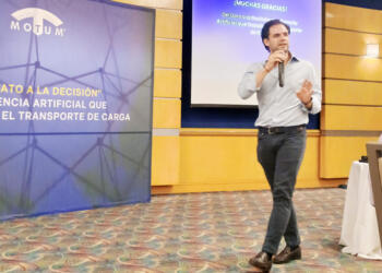 From data to decision, AI transforms trucking