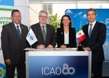 Airbus and Volaris promote a study on sustainable fuels in Mexico.