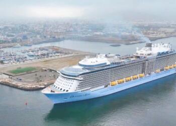 Ensenada makes history by welcoming the Ovation of the Seas, the largest cruise ship to arrive at the port.