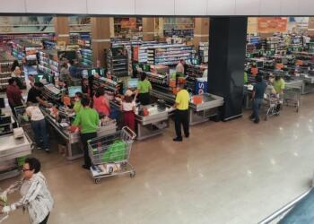 Wholesale and retail revenues fall in April