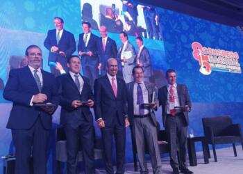 They sign an agreement to close ranks against illicit trade.