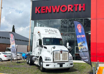 Kenworth delivers T880 tractor units to Grupo Peñafiel
