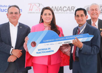 Canacar delivers simulator and tractor-trailer to Cecati #28 in Aguascalientes