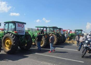 Blockades worsen supply chain disruptions and affect trucking