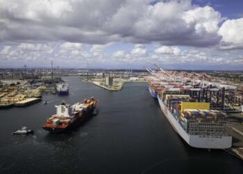 Operations accelerate at the Port of Long Beach during January-November