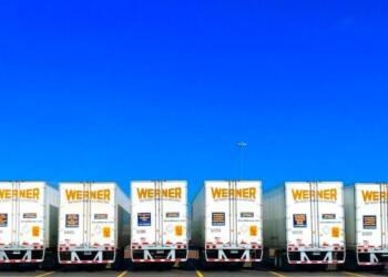 Werner consolidates its position in dedicated transport with the acquisition of FirstFleet