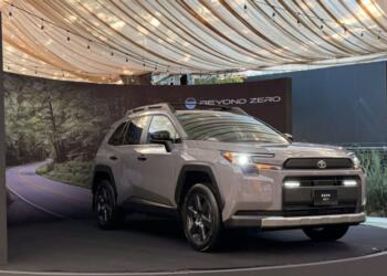 The 2026 Toyota RAV4 HEV arrives in Mexico from Canada