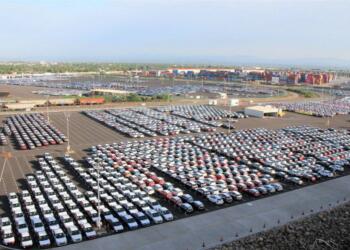 Vehicle traffic through Mexican ports falls in February