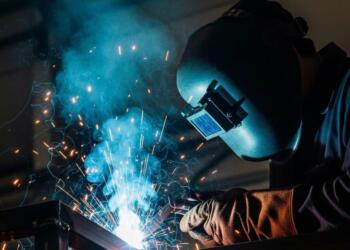 Manufacturing orders accelerate in March