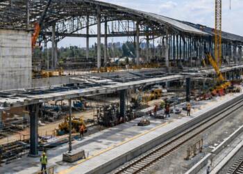 A consortium led by Recal Estructuras will build a section of the Saltillo–Nuevo Laredo train