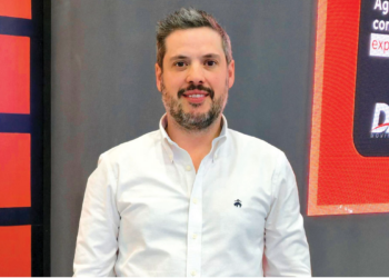 Deacero changes course