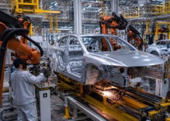 Mexican industrial activity weakens in May