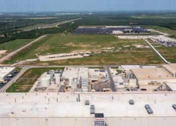 Toyota reconfigures Tacoma production; Mexico retains jobs