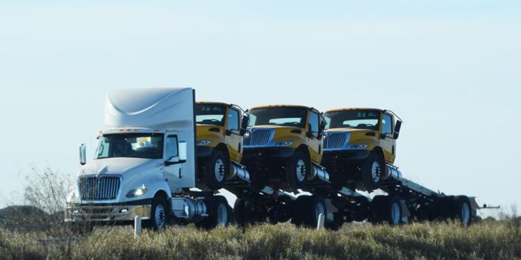 Heavy goods vehicle sales recover ground in June; retail sales continue to lag in year-to-date figures