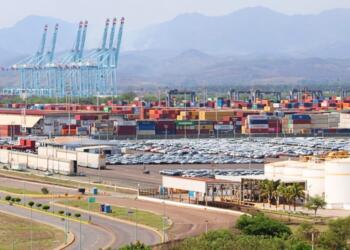 Tariffs cool the flow of vehicles through the Mexican Pacific